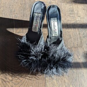 Frederick's of Hollywood Black Feather Slide Mules